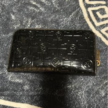 �g���[�o�[�`���E���h�����z