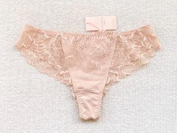 Triumph AMOSTYLE �V���[�c M�T�C�Y �n�[�t�o�b�N �x�[�W��