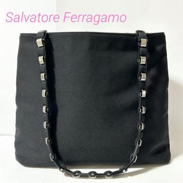 ���i Salvatore Ferragamo �t�F���K�� AU-21 0719 ���@���`�F�[�� �L�����o�X �V�����_�[�o�b�O