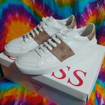 GUESS:QXVERONA STRIPE LOWF[iXgCv[YXj[J[28.5cm