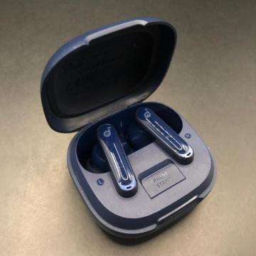 ���� soundcore P40i ���C�����X�C���z�� �l�C�r�[