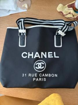 �m�x���e�BCHANEL�g�[�g�o�b�O�X�g���C�v