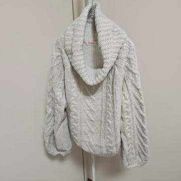 �^�[�g���l�b�N�j�b�g�Z�[�^�[ Luccica ���`�J �l�T�C�Y �O���[�@713