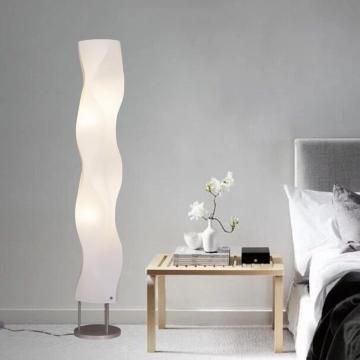 �f�U�C�i�[�Y �t���A�X�^���h���C�g�E �C���e���A�Ɩ����V�i�E�����I