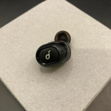 ���� Soundcore Liberty Neo ���C�����X�C���z�� �E���̂�