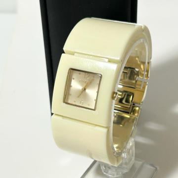 FURLA �t���� �X�N�G�A �o���O���E�H�b�` QZ �N�H�[�c �x�[�W�� �S�[���h������ ���f�B�[�X �r���v