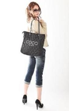 COCOカメリアロゴ刺繍♪大人気!!パロディ キルティングチェーンショルダーバッグ ブラック×ピンク