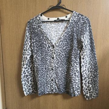 DKNY �q���E�� �j�b�g�@�J�[�f�B�K��