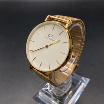 ���� Daniel Wellington �_�j�G���E�F�����g�� �r���v