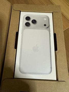 �V�i���J���@iPhone17  Pro  max 512GB