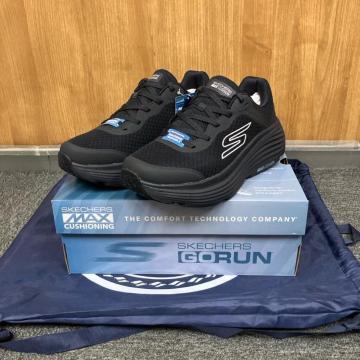 SKECHERS MAX CUSHIONING ENDEAVOUR 26.5cm