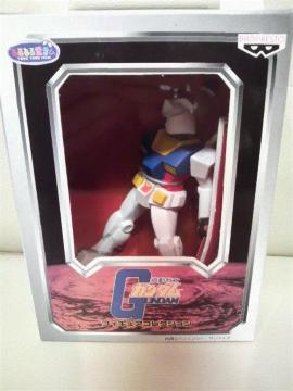 新品 貴重ガンダム 名シーン再現右腕なしガンダム  フィギュア 1998