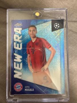 Topps Chrome Jamal Musiala New Era �o�C�G�����E�~�����w�� �T�b�J�[�J�[�h