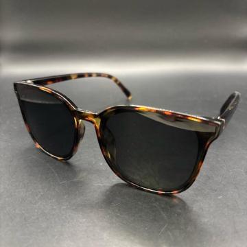 ���� H&M �T���O���X