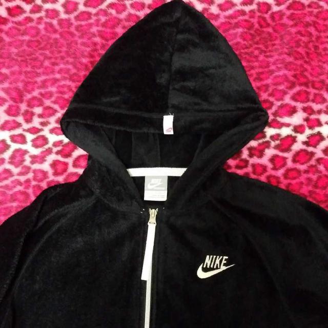 NIKE̒ԂꂵȂ{AR[g  uh 