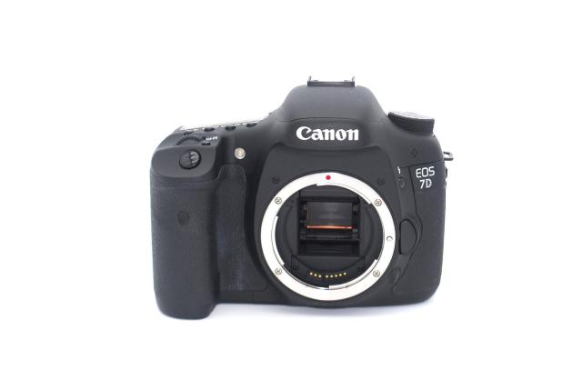 APS-C��჌�t�J�����̍ŏ�ʋ@���Canon 7D �{�f�B�� �� �Ɠd/AV�� 