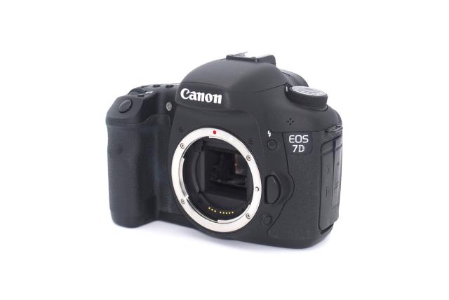 APS-C��჌�t�J�����̍ŏ�ʋ@���Canon 7D �{�f�B�� �� �Ɠd/AV�� 