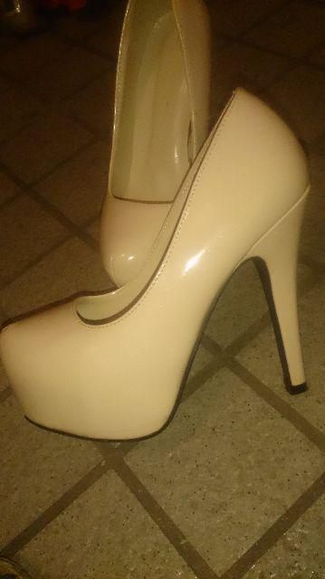 GALSTAR☆エナメルパンプス☆ベージュ☆S☆超美品 < 女性ファッション GALSTAR☆エナメルパンプス☆ベージュ☆S☆超美品 < 女性ファッションの