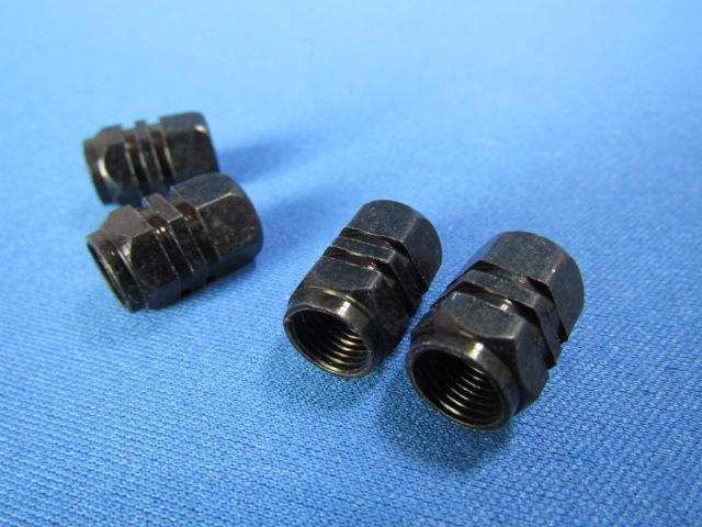 ● スポーティー&軽量 アルミ製AIRVALVE CAPアルマイトブラック仕様 < 自動車/バイク ● スポーティー&軽量 アルミ製AIRVALVE CAPアルマイトブラック仕様 < 自動車/バイク