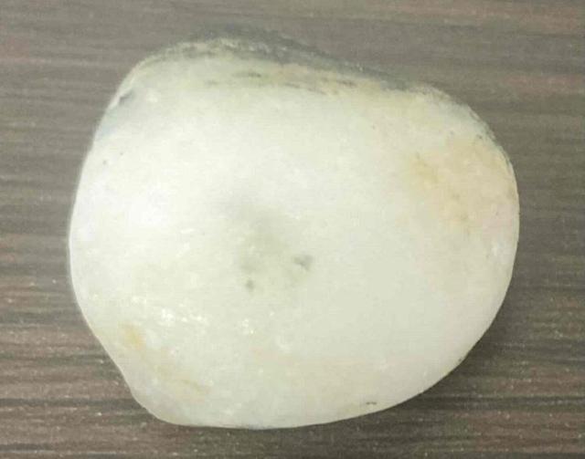 800円スタート!「お守り」や「ワイヤー作家」の素材に「阿波ホワイト翡翠」原石 < 女性ファッション  800円スタート!「お守り」や「ワイヤー作家」の素材に「阿波ホワイト翡翠」原石  < 女性ファッションの