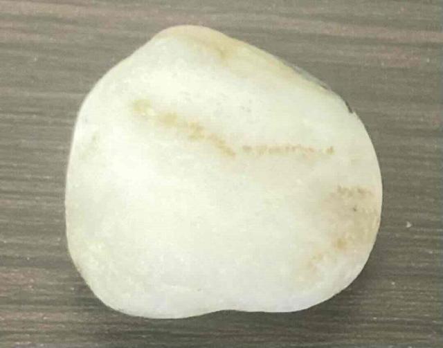 800円スタート!「お守り」や「ワイヤー作家」の素材に「阿波ホワイト翡翠」原石 < 女性ファッション  800円スタート!「お守り」や「ワイヤー作家」の素材に「阿波ホワイト翡翠」原石 < 女性ファッションの