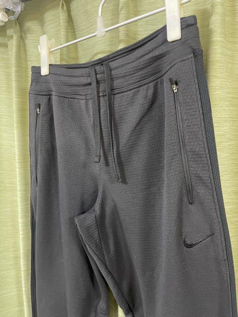 NIKE ナイキ THERMA-FIT ジャージパンツ トレーニングパンツ ブラック 黒 サイズL 厚手 < ブランド NIKE ナイキ THERMA-FIT ジャージパンツ トレーニングパンツ ブラック 黒 サイズL 厚手 < ブランドの