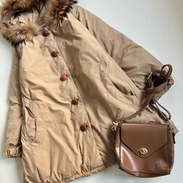 ◆アデュートリステス◆ラクーンファー◆ミドル丈ダウンジャケット◆ベージュ◆M < 女性ファッション ◆アデュートリステス◆ラクーンファー◆ミドル丈ダウンジャケット◆ベージュ◆M < 女性ファッションの