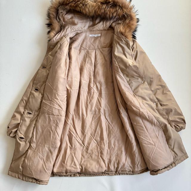 ◆アデュートリステス◆ラクーンファー◆ミドル丈ダウンジャケット◆ベージュ◆M < 女性ファッション ◆アデュートリステス◆ラクーンファー◆ミドル丈ダウンジャケット◆ベージュ◆M < 女性ファッションの