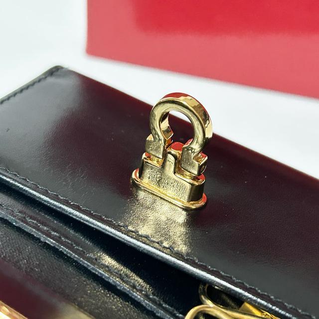 ���i Salvatore Ferragamo �t�F���K�� 6�A�L�[�P�[�X �u���b�N ���U�[ �K���`�[�j �� �u�����h�� 