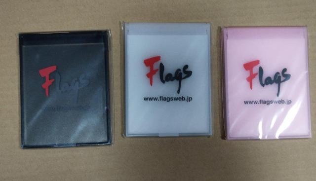 新宿Flags ノベルティ ミラー 手鏡  折り畳み鏡 白 黒 ピンク 3色 3個 < 女性ファッション  新宿Flags ノベルティ ミラー 手鏡  折り畳み鏡 白 黒 ピンク 3色 3個 < 女性ファッションの