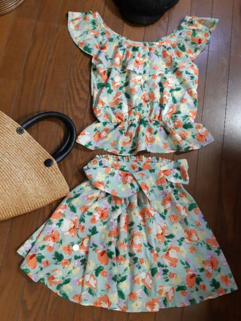 美品*Rojita*花柄セットアップ < 女性ファッション  美品*Rojita*花柄セットアップ  < 女性ファッションの