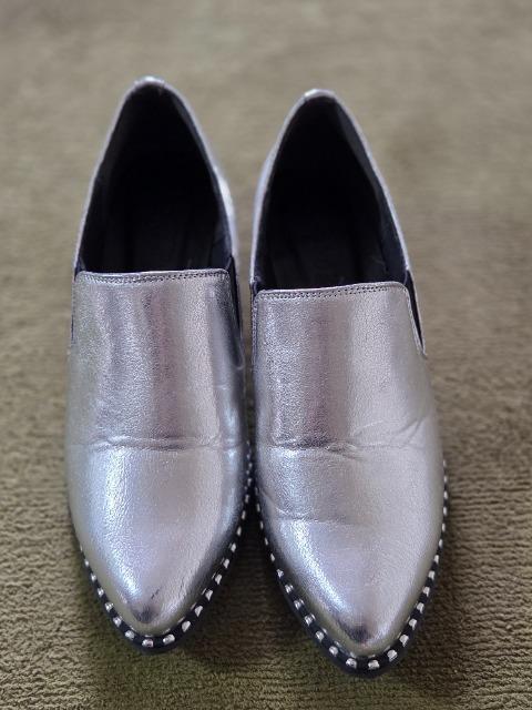 Realta(レアルタ) スタッズラインが綺麗なオペラシューズ < 女性ファッション Realta(レアルタ) スタッズラインが綺麗なオペラシューズ < 女性ファッションの