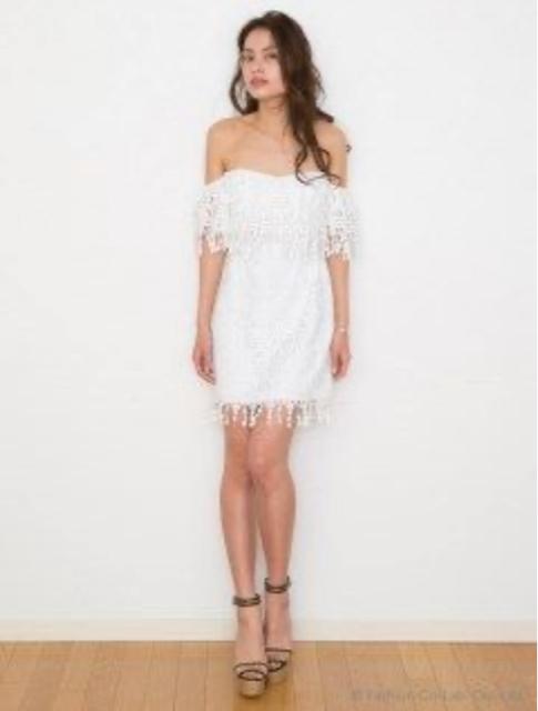 Rosarymoon白レースフリンジオフショルダーベアワンピースドレス < 女性ファッション Rosarymoon白レースフリンジオフショルダーベアワンピースドレス < 女性ファッションの