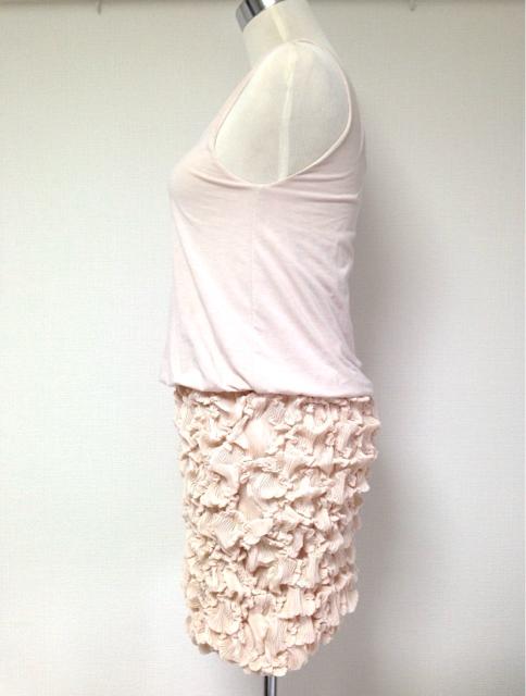 Lilidiaピンクベージュギャザースカートノースリミニワンピース < ブランド Lilidiaピンクベージュギャザースカートノースリミニワンピース < ブランドの