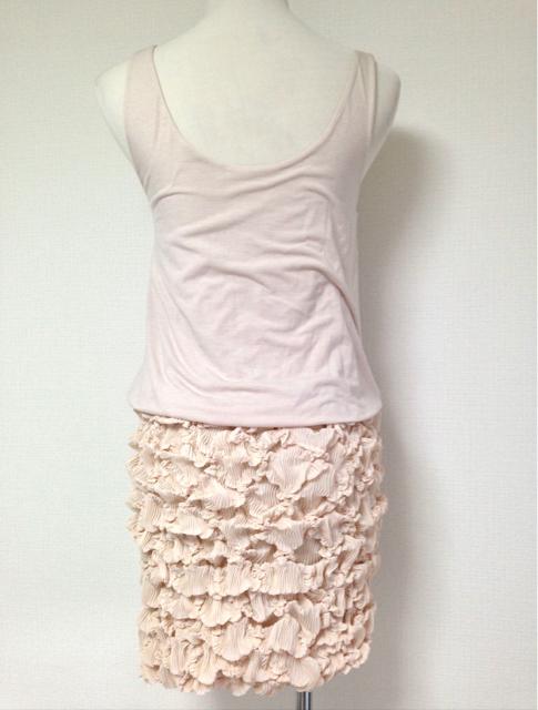 Lilidiaピンクベージュギャザースカートノースリミニワンピース < ブランド Lilidiaピンクベージュギャザースカートノースリミニワンピース < ブランドの