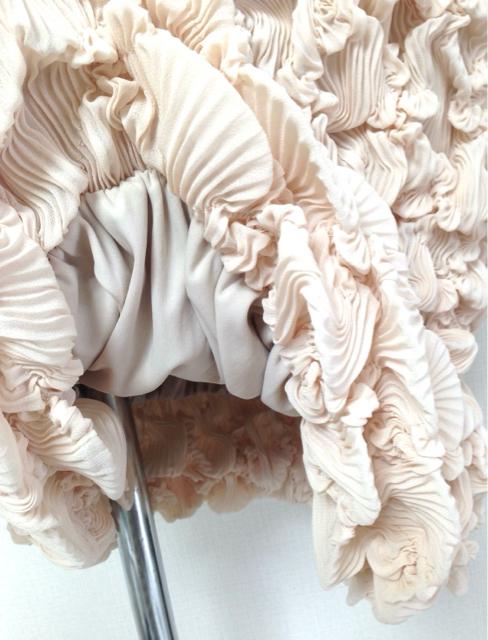 Lilidiaピンクベージュギャザースカートノースリミニワンピース < ブランド Lilidiaピンクベージュギャザースカートノースリミニワンピース < ブランドの