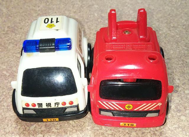 E.BO TOYS MINI ACTION VEHICLESパトカー、消防車セット < ホビー  E.BO TOYS MINI ACTION VEHICLESパトカー、消防車セット  < ホビーの