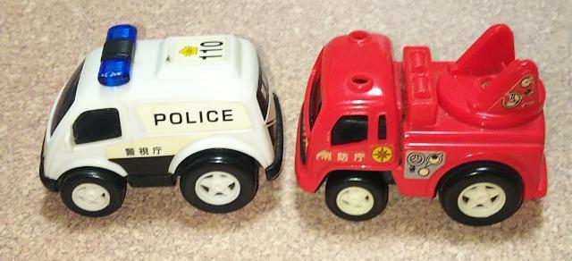 E.BO TOYS MINI ACTION VEHICLESパトカー、消防車セット < ホビー  E.BO TOYS MINI ACTION VEHICLESパトカー、消防車セット < ホビーの