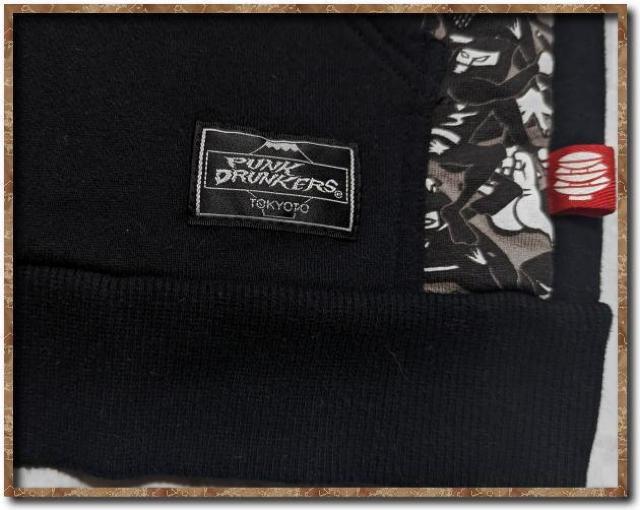 パンクドランカーズ 刺繍入りジップパーカー 黒 < 女性ファッション  パンクドランカーズ 刺繍入りジップパーカー 黒 < 女性ファッションの