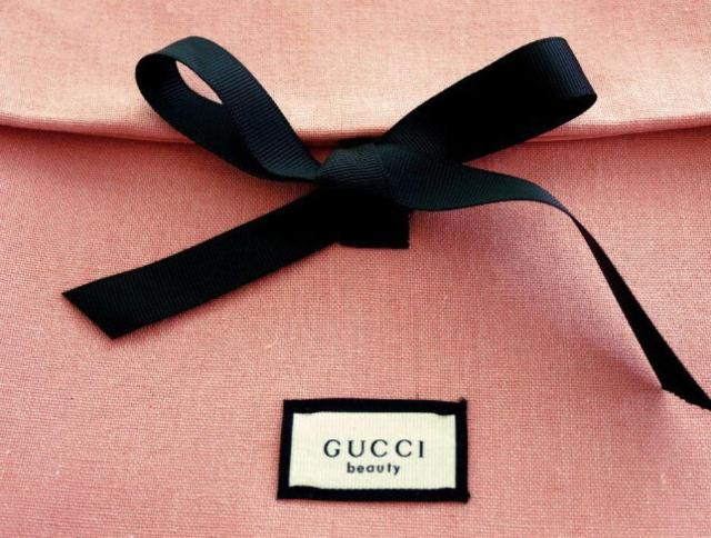 グッチ ギルティ ラブ エディション ノベルティ フラップポーチ リボン開閉 ピンク GUCCI beauty【正規品】 < ブランド グッチ ギルティ ラブ エディション ノベルティ フラップポーチ リボン開閉 ピンク GUCCI beauty【正規品】 < ブランドの
