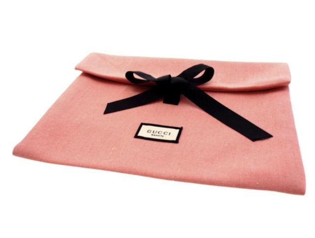 グッチ ギルティ ラブ エディション ノベルティ フラップポーチ リボン開閉 ピンク GUCCI beauty【正規品】 < ブランド グッチ ギルティ ラブ エディション ノベルティ フラップポーチ リボン開閉 ピンク GUCCI beauty【正規品】 < ブランドの