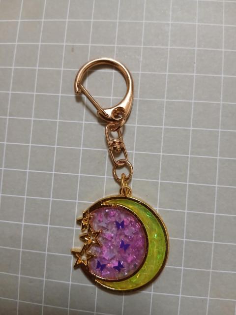 ハンドメイド レジン シャカシャカキーホルダー 月と星 キラキララメ入り < 女性ファッション ハンドメイド レジン シャカシャカキーホルダー 月と星 キラキララメ入り < 女性ファッションの