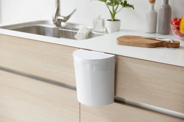 イセトウ Isetou 伊勢藤 メルナミニ Meluna mini ふた付きゴミ箱 ホワイト < インテリア/ライフ イセトウ Isetou 伊勢藤 メルナミニ Meluna mini ふた付きゴミ箱 ホワイト < インテリア/ライフの