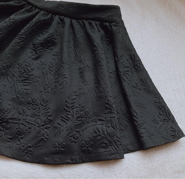 型押し 花柄 ボタニカル 総柄 フレア ヒラミニ  ミニスカート ミニスカ 黒 N2m < 女性ファッション  型押し 花柄 ボタニカル 総柄 フレア ヒラミニ  ミニスカート ミニスカ 黒 N2m < 女性ファッションの