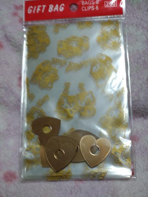 ハローキティ ☆ ギフトバッグ 金色のキティちゃん < おもちゃ  ハローキティ ☆ ギフトバッグ 金色のキティちゃん  < おもちゃの