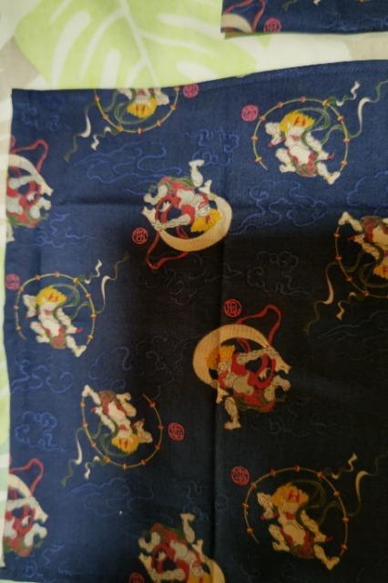 ★新柄紺×風神雷神和柄給食巾着袋&ランチョンマット2点セット < キッズ/ベビー  ★新柄紺×風神雷神和柄給食巾着袋&ランチョンマット2点セット < キッズ/ベビーの