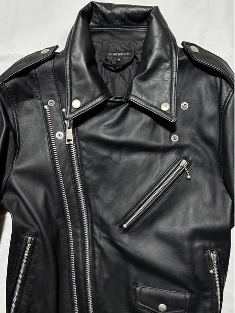美品 ACE CAFE エースカフェ × R.newbold 定価8万円程 ライダース 革 レザー ジャケット M 正規 ロック < 男性ファッション 美品 ACE CAFE エースカフェ × R.newbold 定価8万円程 ライダース 革 レザー ジャケット M 正規 ロック < 男性ファッションの
