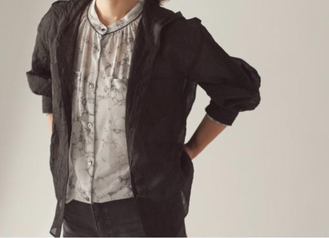 極美品◆4.2万◆セシカブルー◆シアードロストシャツパーカー◆黒◆ L◆シワ加工 < 女性ファッション 極美品◆4.2万◆セシカブルー◆シアードロストシャツパーカー◆黒◆ L◆シワ加工 < 女性ファッションの