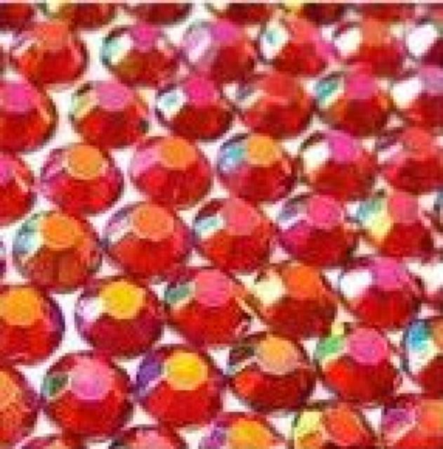●4mm● デコ用ストーン 2000粒 レッド ライン ハンドメイド ネイル キラキラ ビジュー パーツ DIY 工作 赤 < 香水/コスメ/ネイル  ●4mm● デコ用ストーン 2000粒 レッド ライン ハンドメイド ネイル キラキラ ビジュー パーツ DIY 工作 赤  < 香水/コスメ/ネイルの