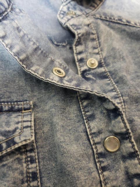 ☆新品同様☆ウォッシュジーンズ風スナップボタン七分袖シャツ 袖2way☆M < 女性ファッション  ☆新品同様☆ウォッシュジーンズ風スナップボタン七分袖シャツ 袖2way☆M < 女性ファッションの